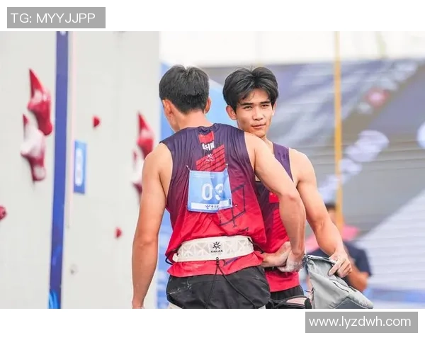 杭州攀岩队与成都攀岩队赛后复盘分析灵活性表现及战术对比